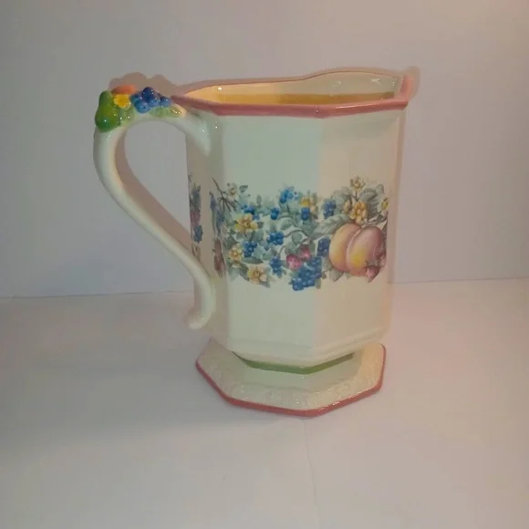 Pitcher - Picture 3 of 8